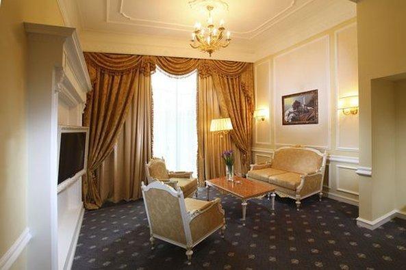 Aleksandrovski Grand Hotel Βλαντικαφκάς Δωμάτιο φωτογραφία